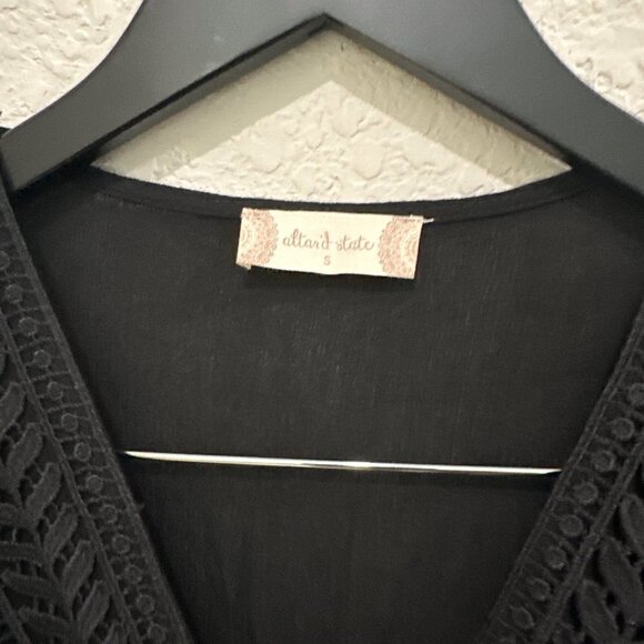NWT Altar’d State Women's Black V-Neckline Tunic Tops Size Small - Picture 6 of 8